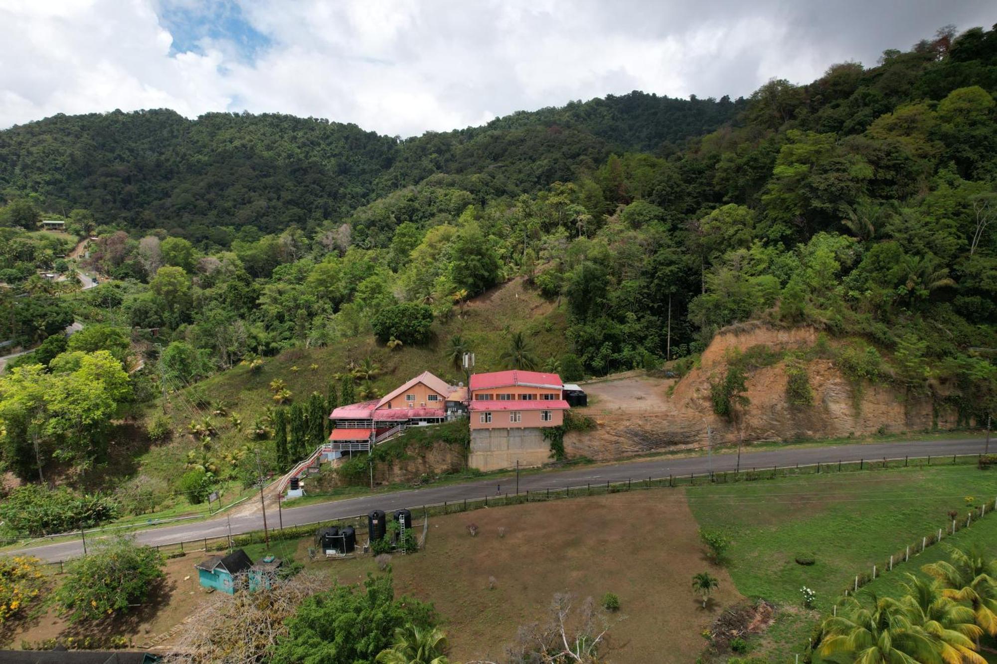 Las Cuevas Beach Lodge Exterior photo